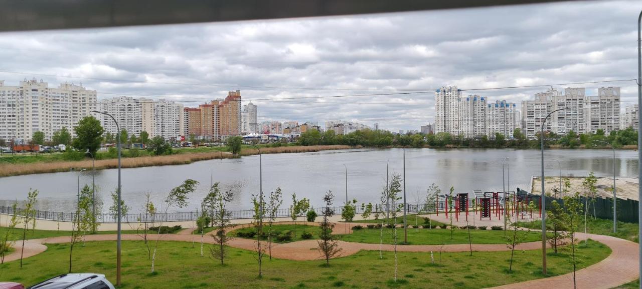 Apartments Swan Lake Киев Экстерьер фото